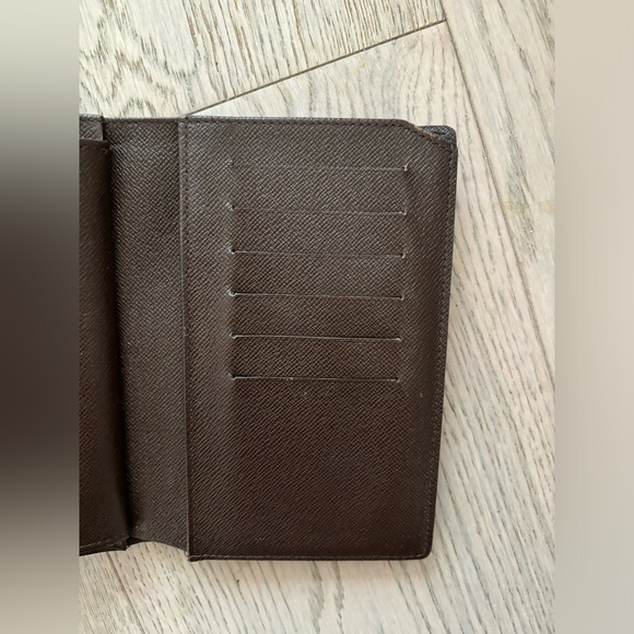 Louis Vuitton Damier trifold wallet - Picture 2 of 9